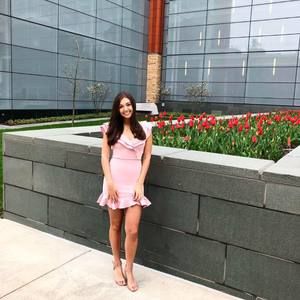 Meet your Posher, Danielle